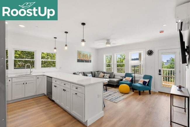 Photo - RoostUp Furnished Private Bedroom with Pri...