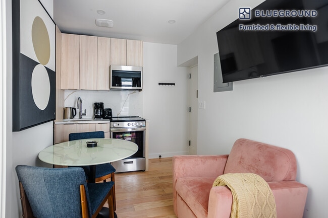 Photo - 161 Prince St Unit SI FL3-ID2237