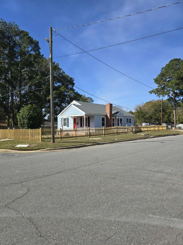 Photo - 307 Graves St