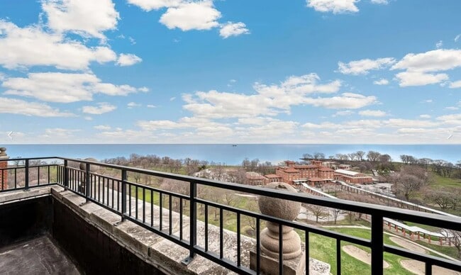 The Dunham Apartments - The Dunham Apartments