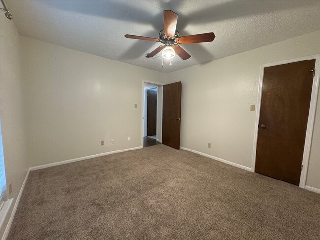 Building Photo - 5435 Mossy Timbers Dr