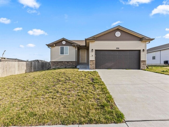 Photo - Beautiful Finishes in Newer Neighborhood