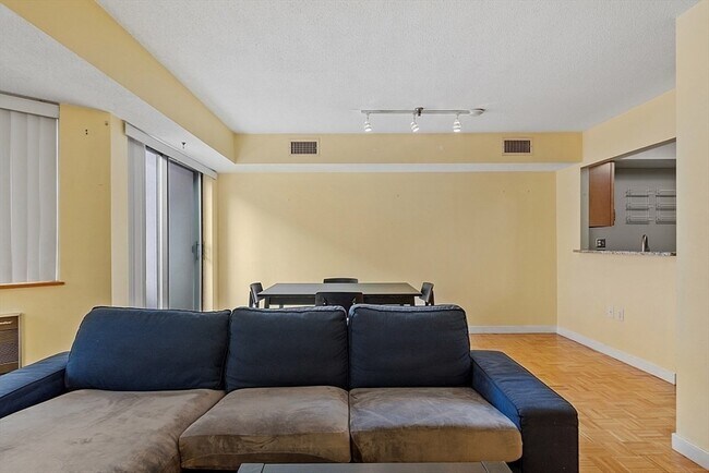 Photo - 147 Kelton St Unit 717