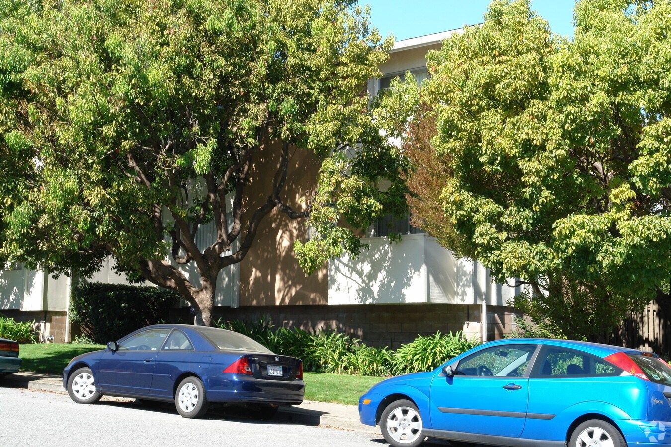 Parkview Apartments - Parkview Apartments