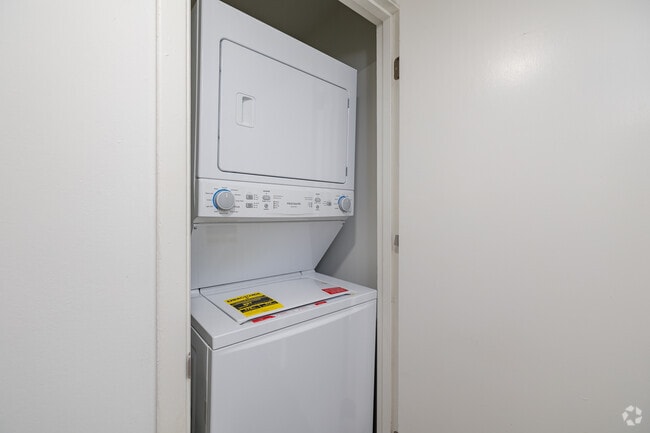 2BR, 1BA - 800SF - In-Unit Laundry - The Grant
