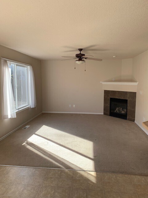 Photo - Available Now: 4 Bedroom Home in Willamette Landing