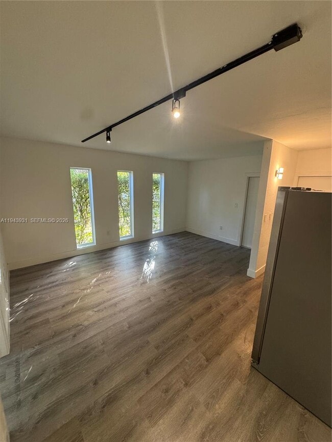 Building Photo - 7901 SW 64th Ave Unit 12