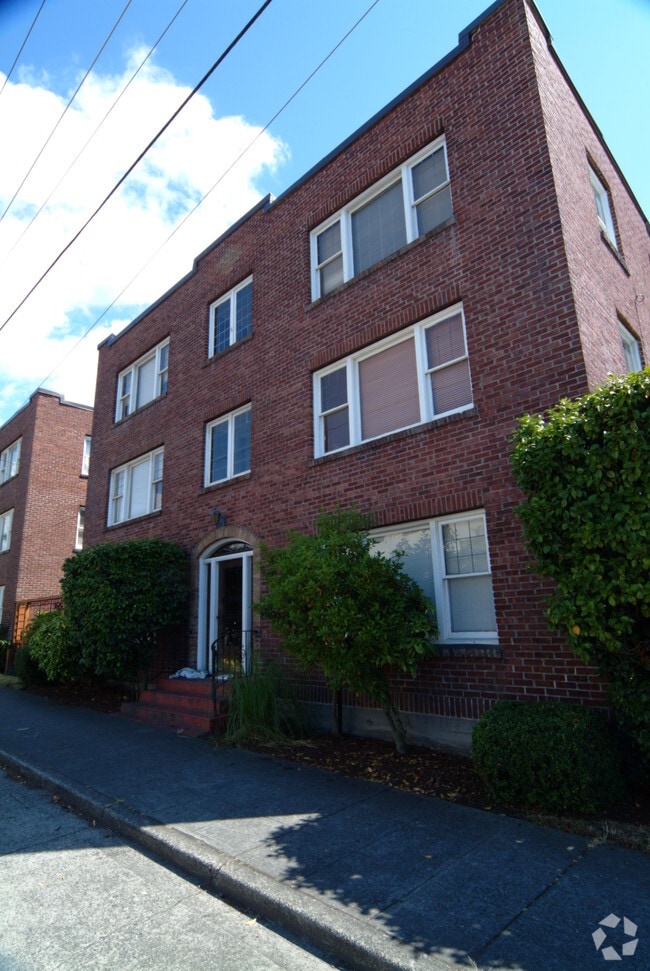 Building Photo - Oregonian Rental
