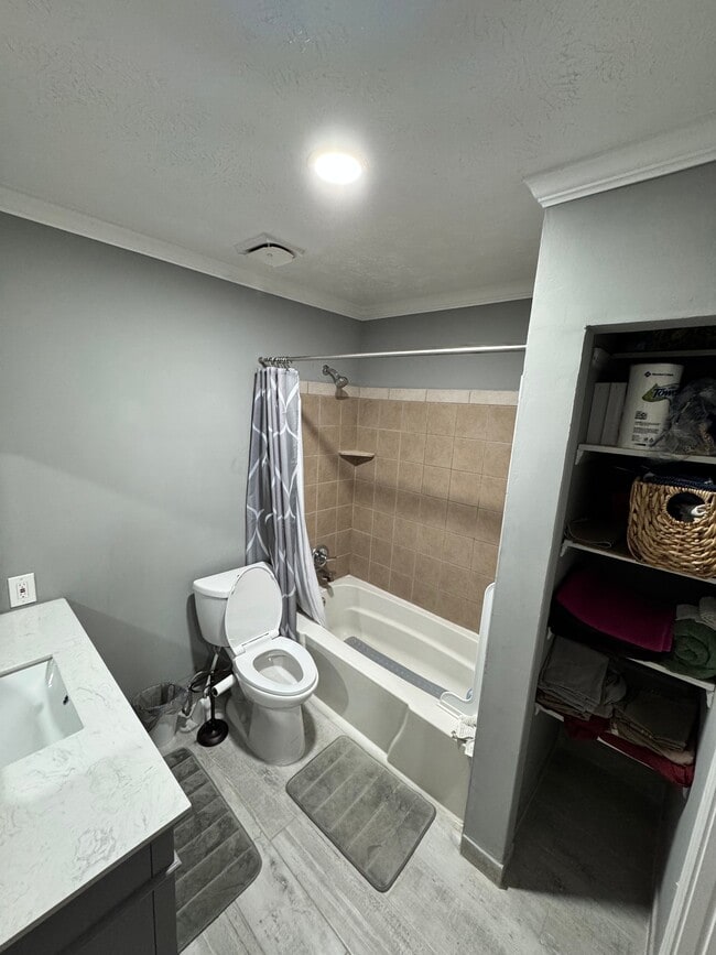 Photo - 1047 Mariners Ct