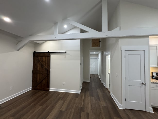 Photo - 632 Graham St