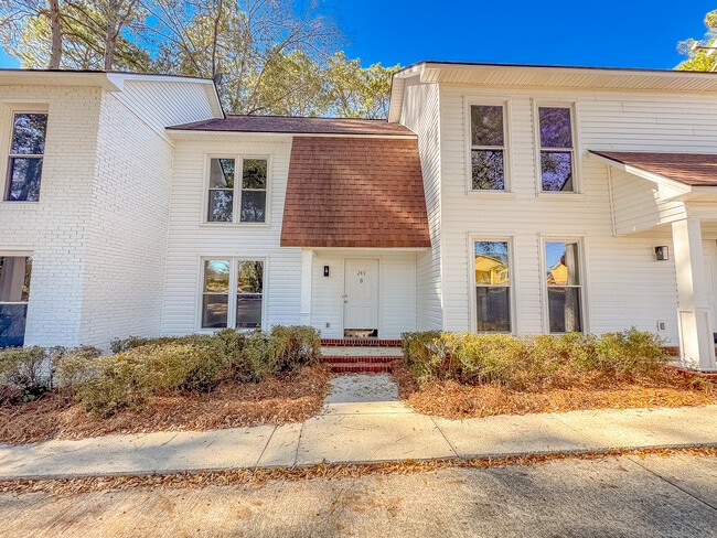 Building Photo - 249 Highpoint Rd