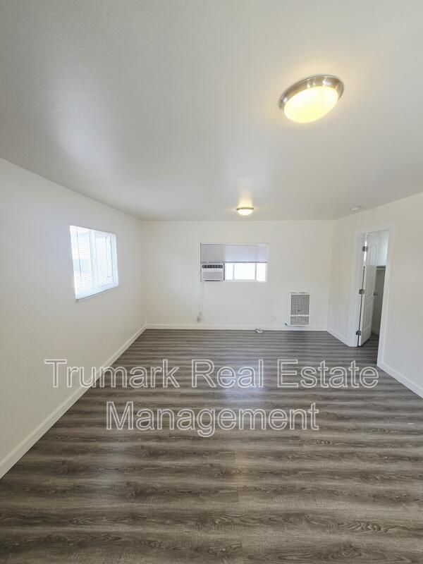 Photo - 1020 S Gerhart Ave