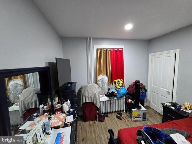 Photo - 110 W Douglass St