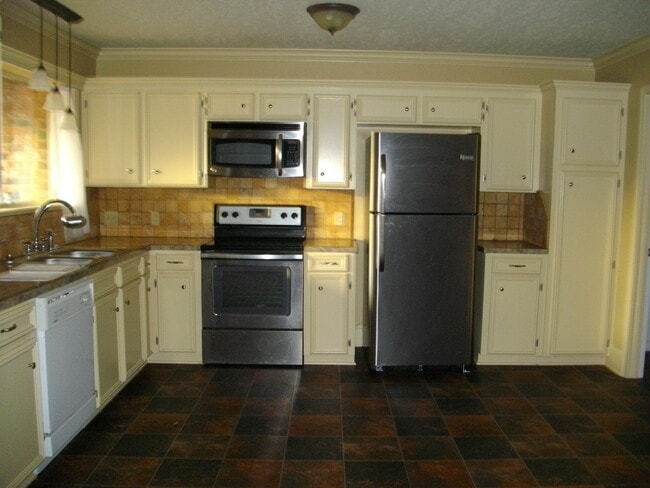 Photo - Large Townhouse One Block off Youree Drive and Southfield Road