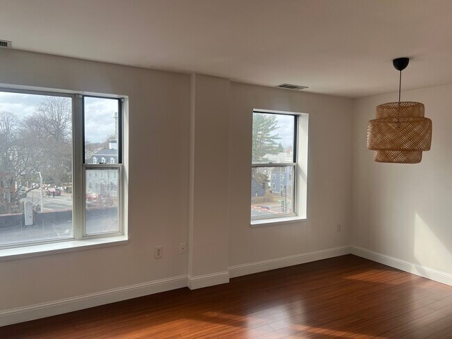 Photo - 289 Essex St Unidad 407