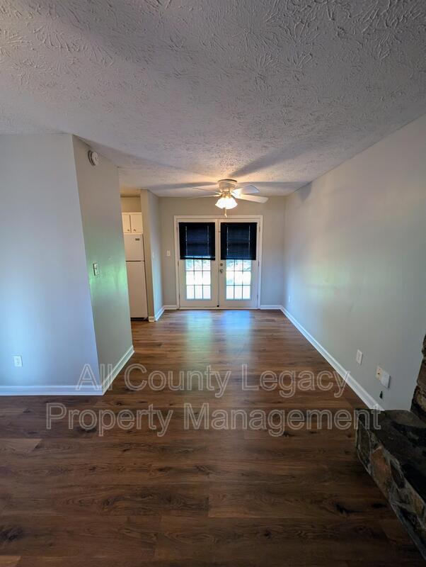 Photo - 207 Rustwood Dr