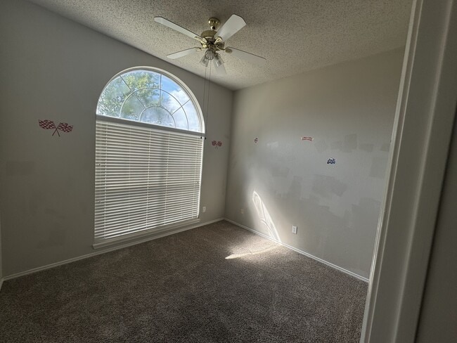 Room - 901 Yosemite Trl