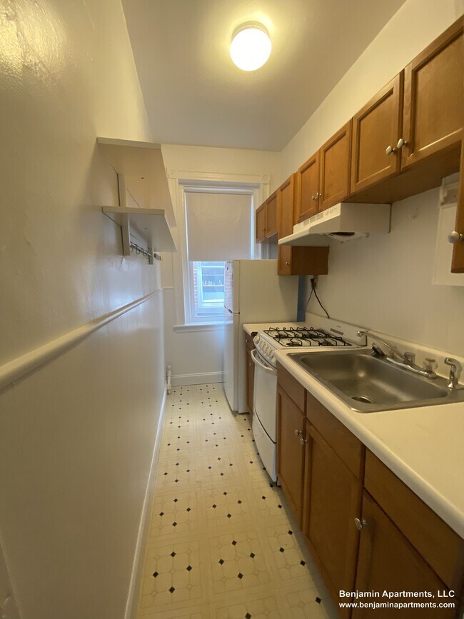Photo - 1822 Beacon St Unit 7