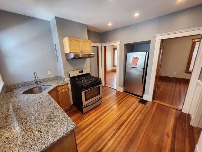 Building Photo - 14-16 Rhode Island Ave Unit 14 Rhode Island Ave