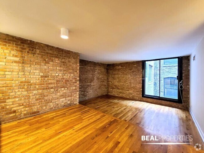 Building Photo - 2 bedroom in CHICAGO IL 60610 Unit K3 Rental