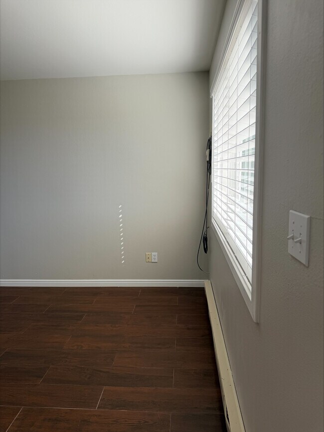 Photo - 1327B 9th W Ave