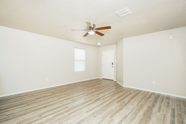 Photo - 3215 Pedernales Dr