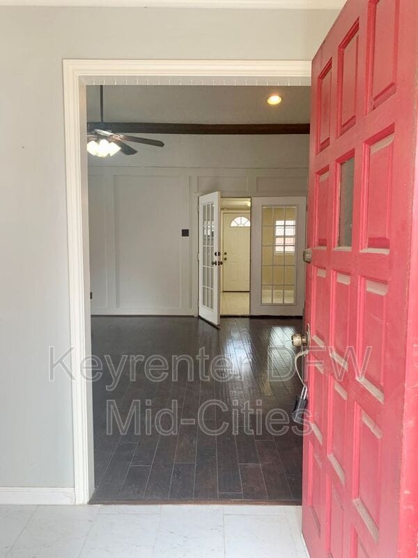 Photo - 505 E Scotland Dr