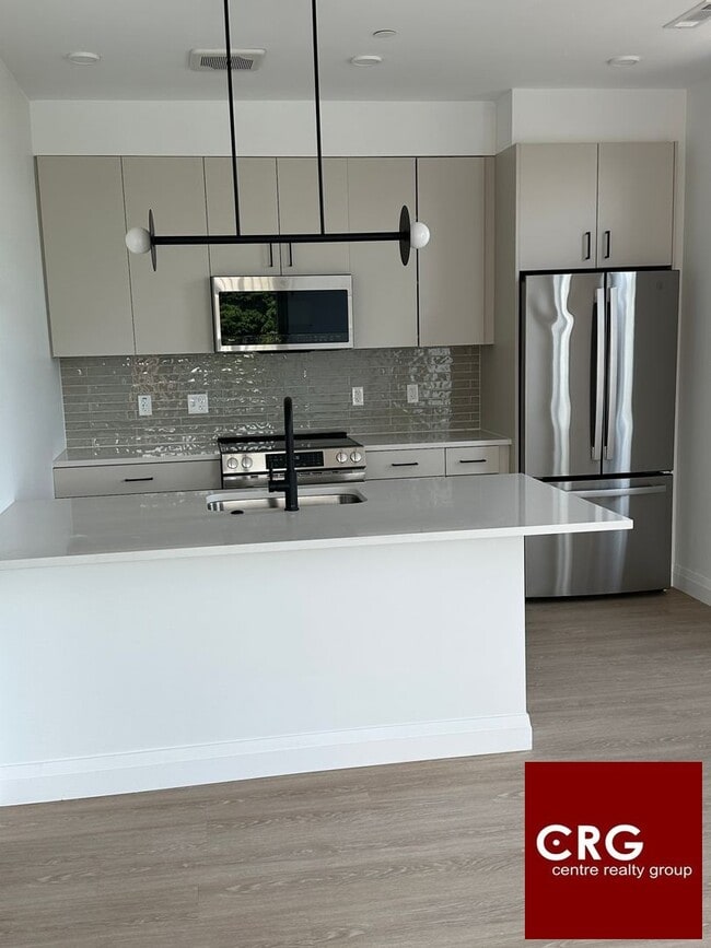 Building Photo - 93 Bennington St Unit 601