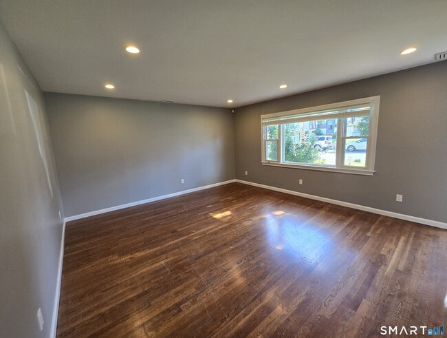 9 Lakeview Ave