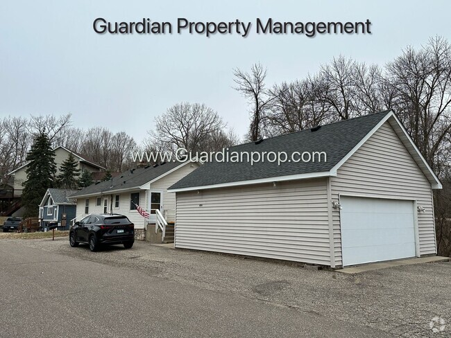 Building Photo - Orono Single Family Home, Large Garage, Sp...