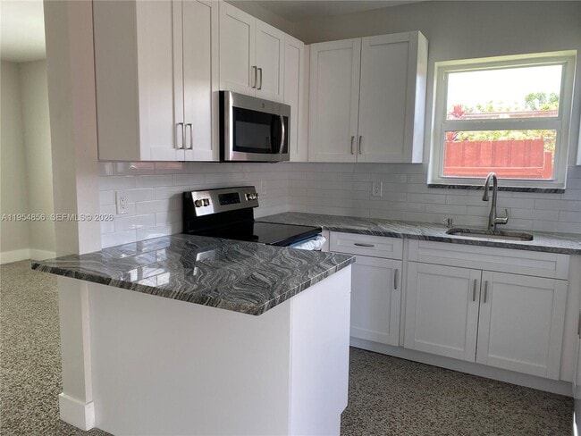 Photo - 9435 SW 39th St