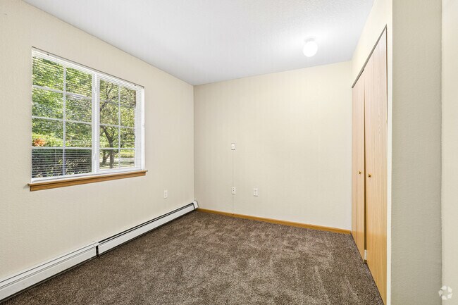 2BR, 1BA - 850SF - Second Bedroom