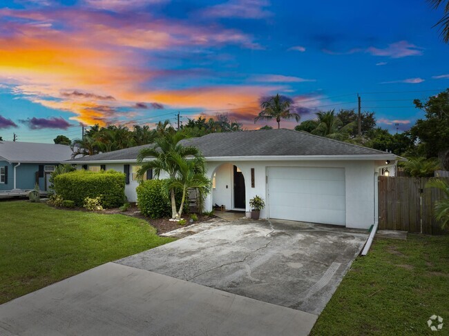 Building Photo - 1104 NW 12th Terrace Rental