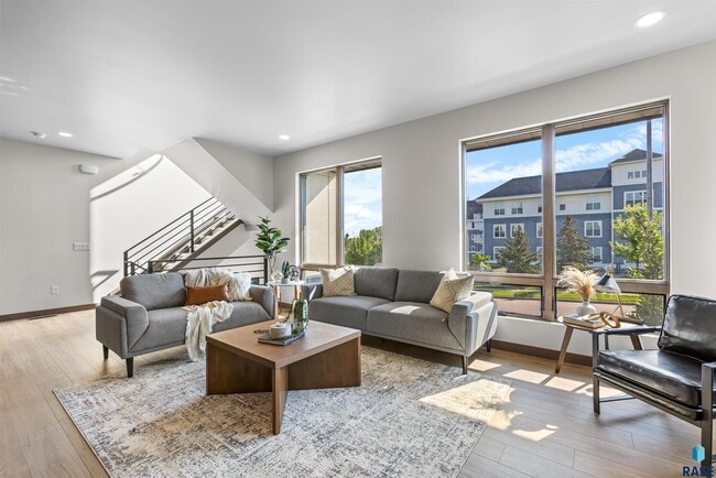 Photo - 2807 S Terry Ave