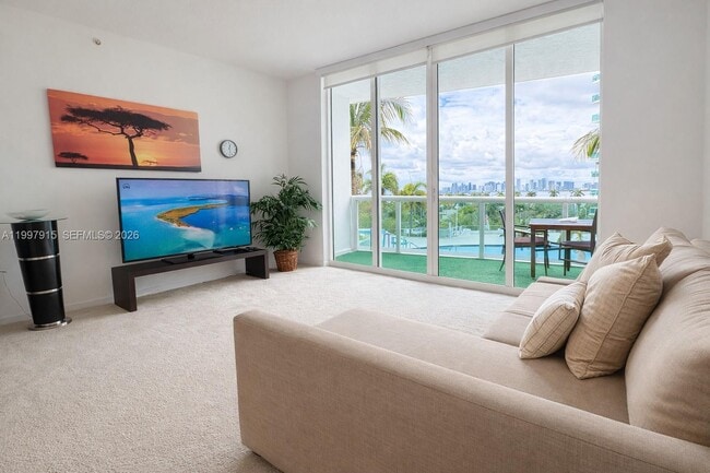 Building Photo - 7900 Harbor Island Dr Unit 706