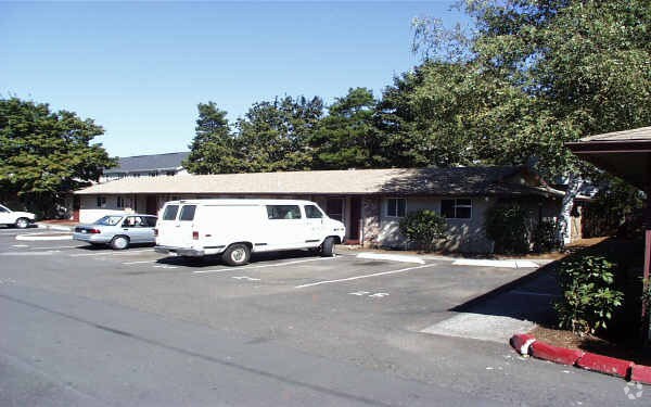 Photo - Evergreen Gardens