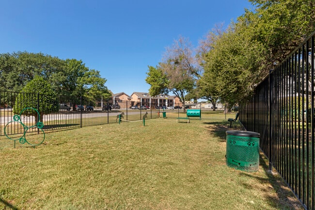 Valley Oaks Apartments