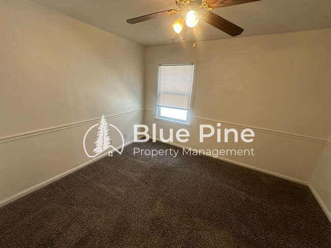 Photo - 439 E Wyeth St