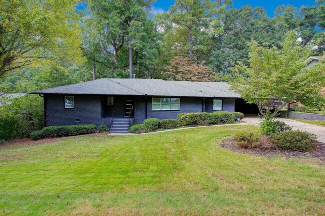 Room in House on Cooper Lake Rd SE