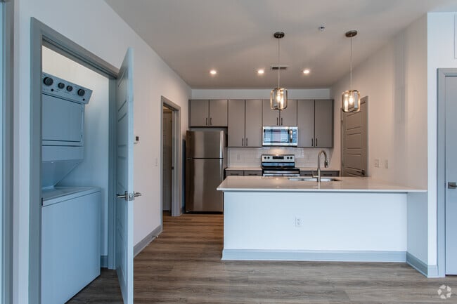1HAB, 1BA - Robinson