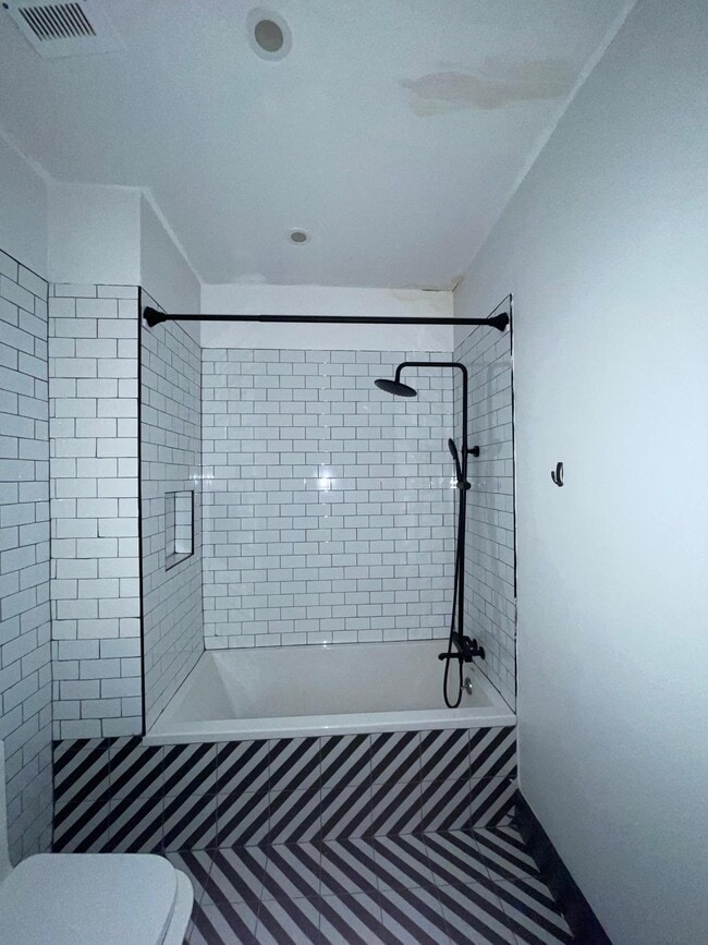 Photo - 568-572 Communipaw Ave