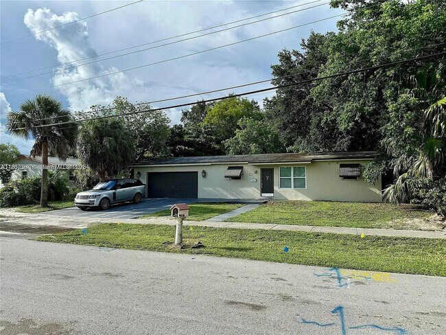 Building Photo - 3801 SW 31st Dr Rental