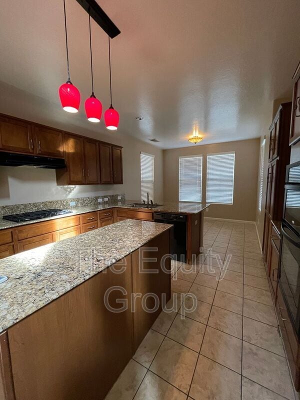 Photo - 3237 Winslow St