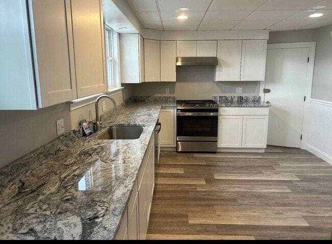 Building Photo - 2232 Mystic Valley Pkwy Unit 2