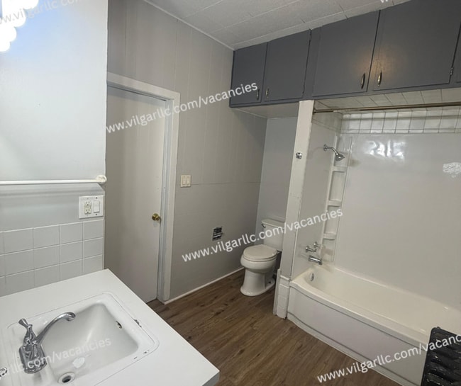 Photo - 1114 Pine St Unit Lower Apt- 1