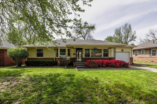 Brookside Ranch Style Home With 3 Bedrooms! - Brookside Ranch Style Home With 3 Bedrooms!