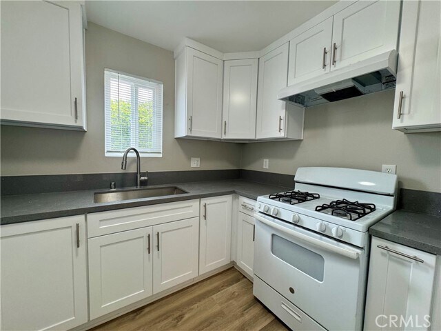 Photo - 7631 Ellis Ave Unit B
