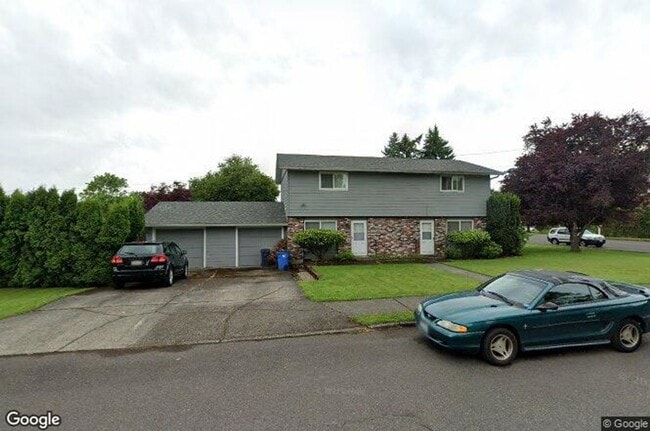 Building Photo - Heigh 710-712 Unit 710