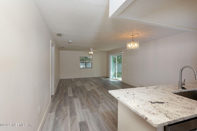 Photo - 201 Oak Ln