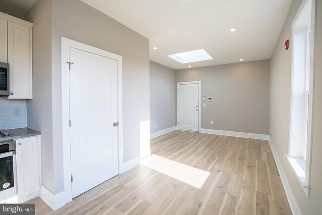 Photo - 720 N Preston St Unit 3R